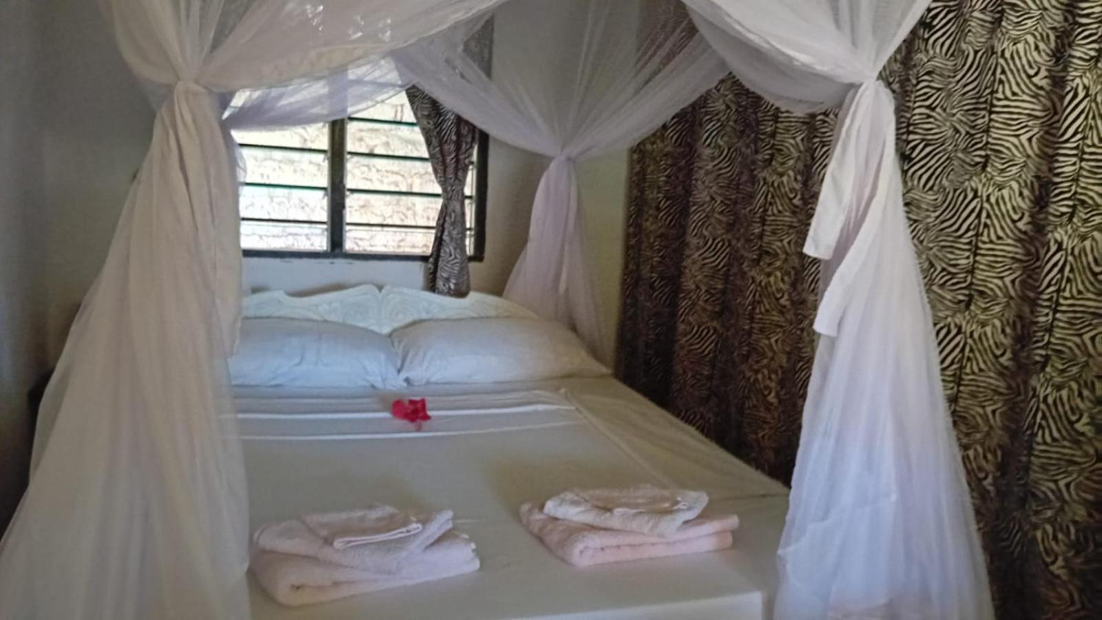 Les Datchi Cottages Diani Beach Exterior foto